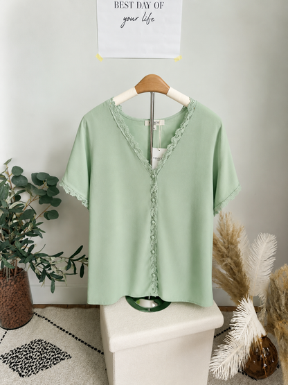 Blouse col dentelle grande taille