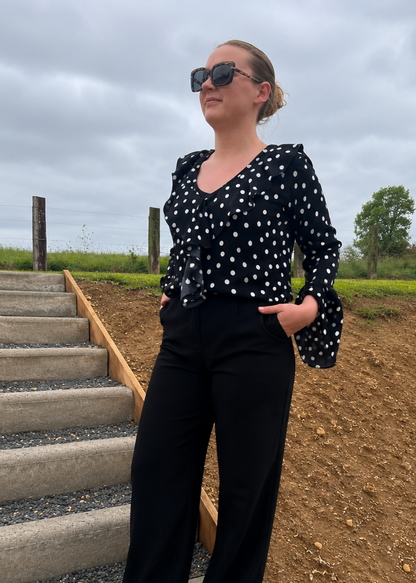blouse à  pois et volant